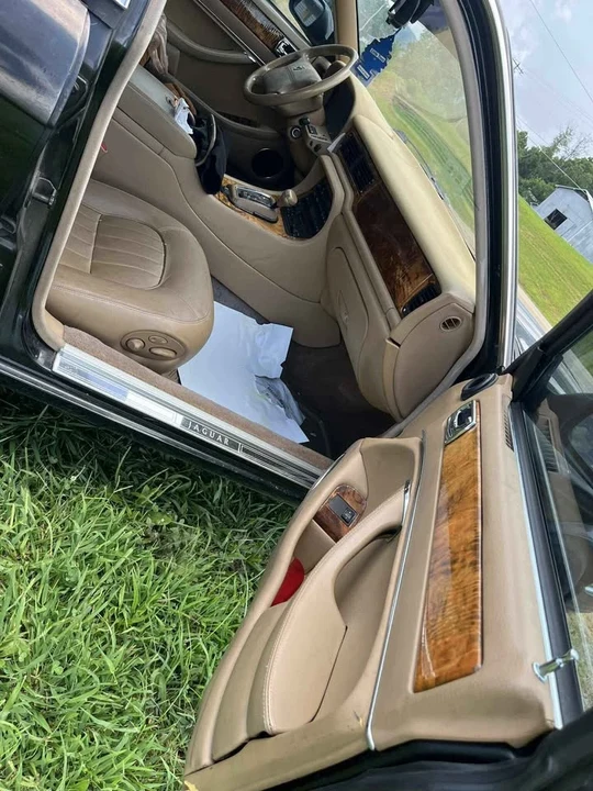 1996 Jaguar X300 XJ - Image 4 of 9