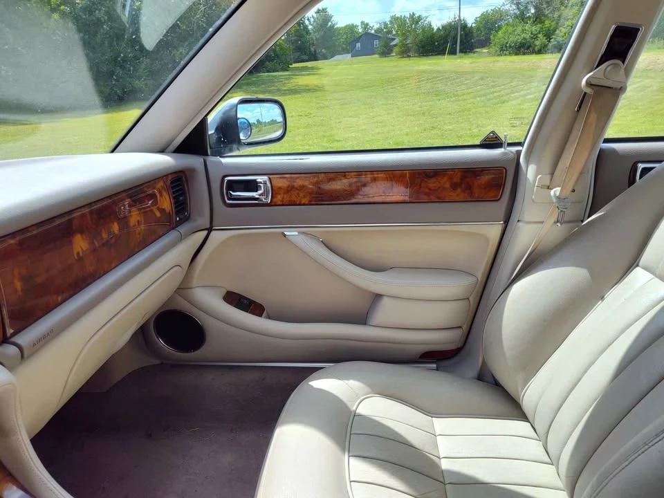 1996 Jaguar X300 XJ - Image 9 of 15