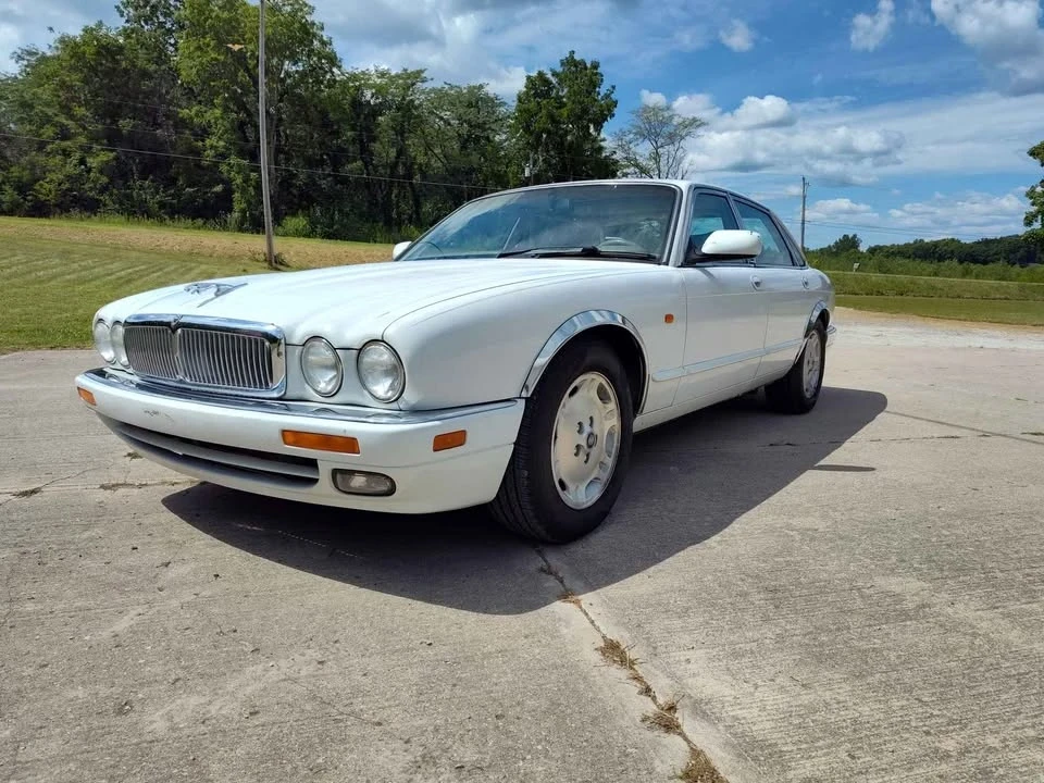 1996 Jaguar X300 XJ - Image 2 of 15