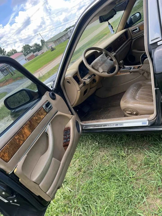 1996 Jaguar X300 XJ - Image 3 of 9