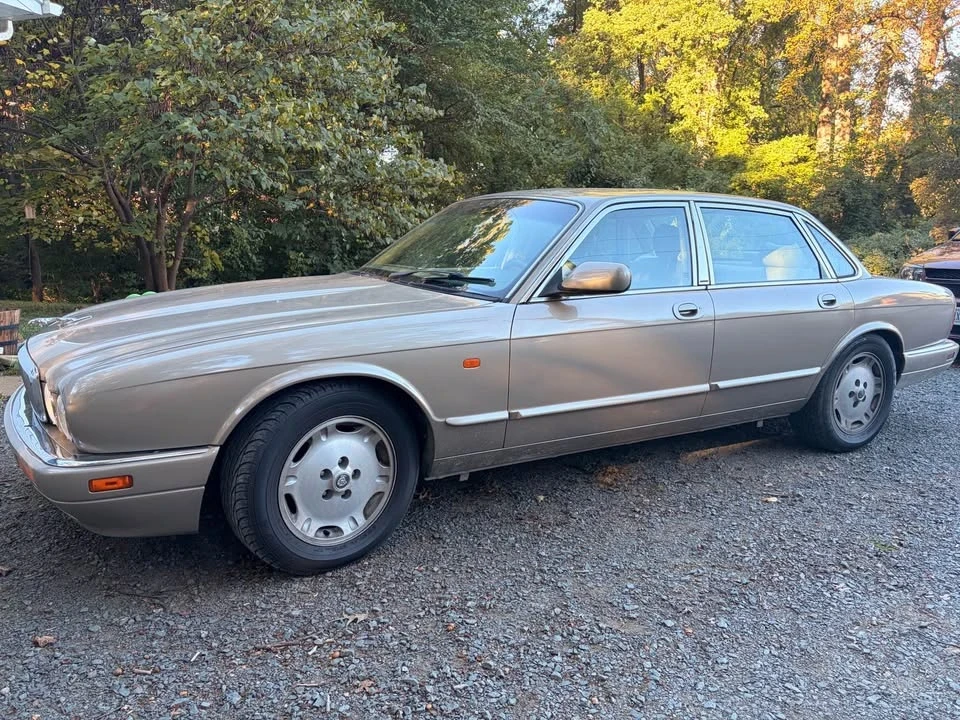 1996 Jaguar X300 XJ - Image 2 of 15