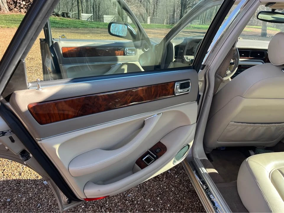 1996 Jaguar X300 XJ - Image 11 of 12