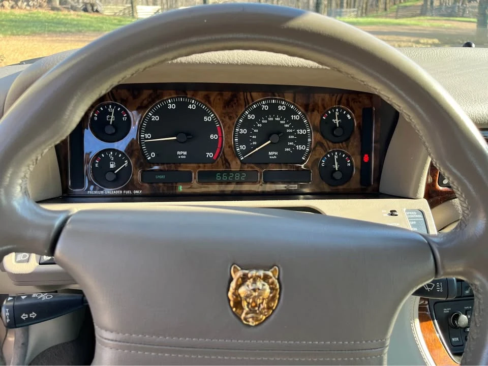 1996 Jaguar X300 XJ - Image 6 of 12