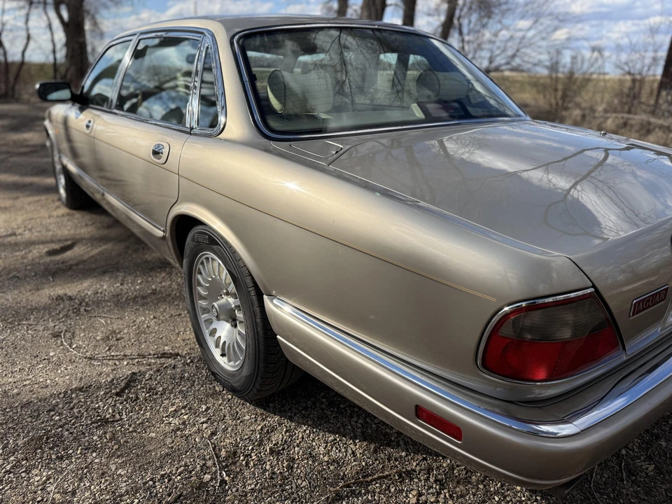 1996 Jaguar X300 XJ - Image 18 of 31