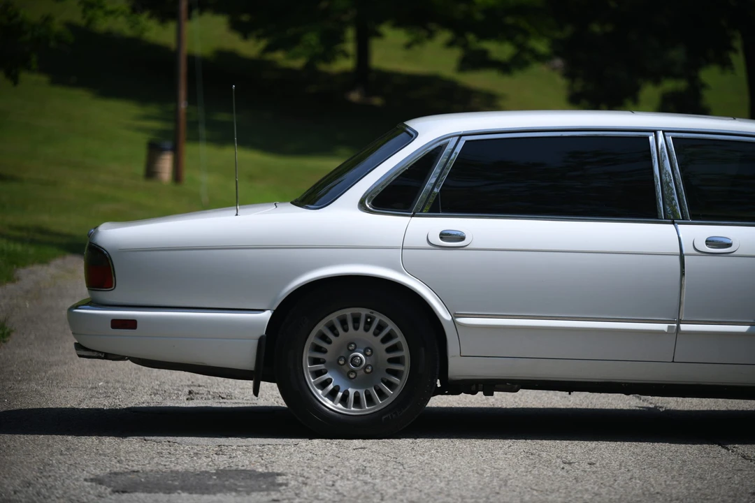 1996 Jaguar X300 XJ - Image 19 of 31