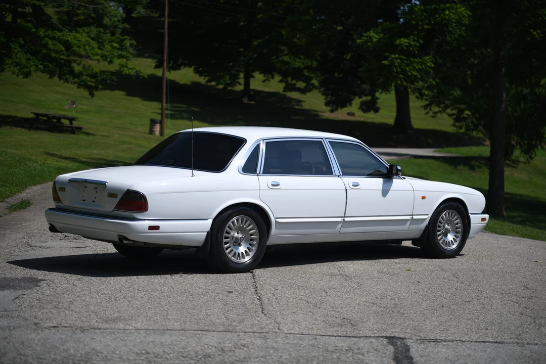 1996 Jaguar X300 XJ - Image 12 of 31