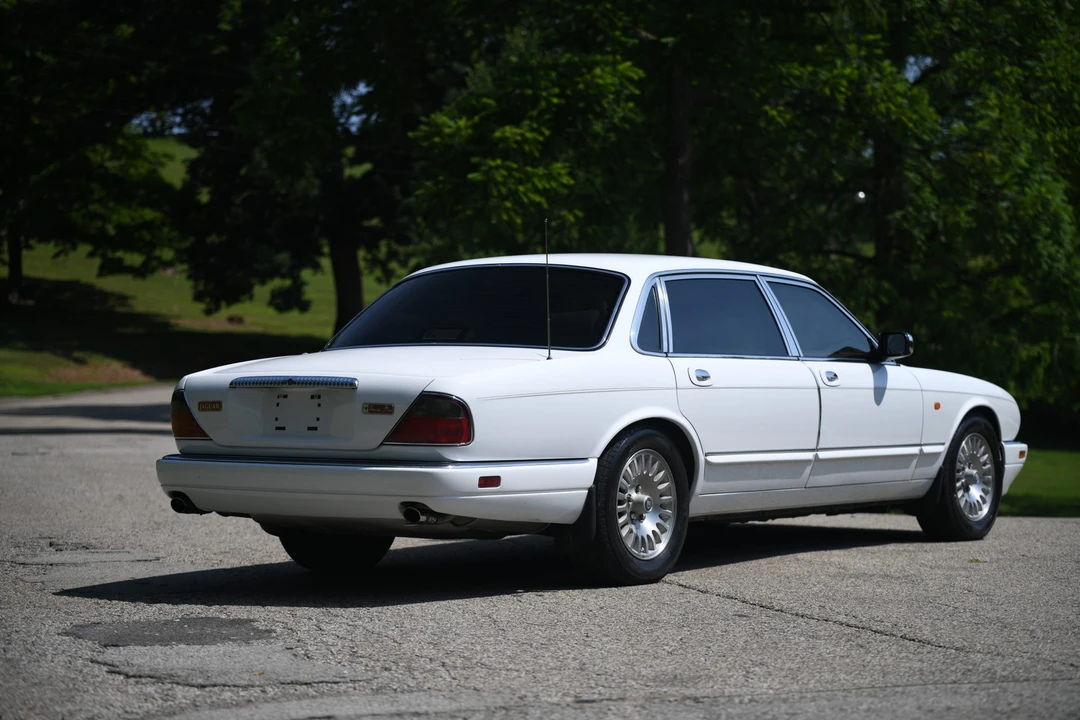 1996 Jaguar X300 XJ - Image 11 of 31