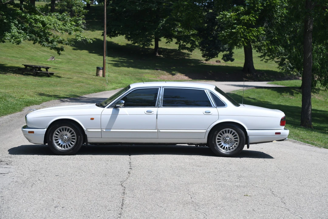 1996 Jaguar X300 XJ - Image 6 of 31
