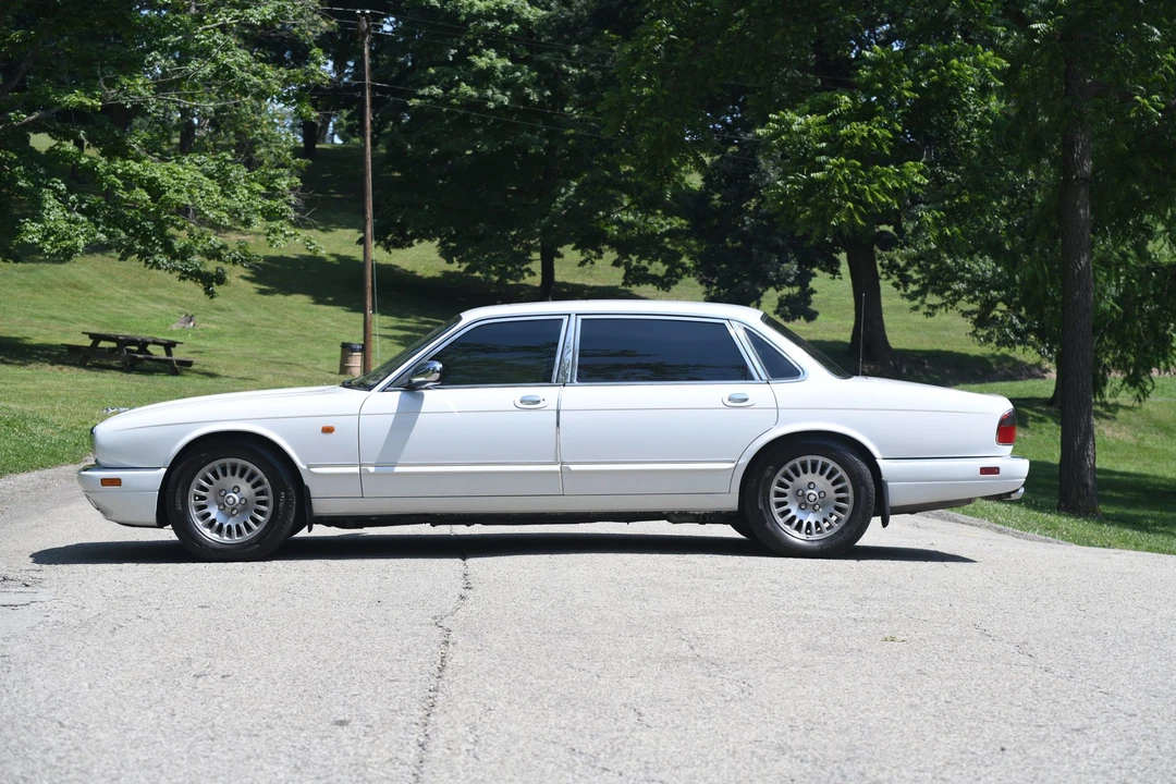 1996 Jaguar X300 XJ - Image 5 of 31