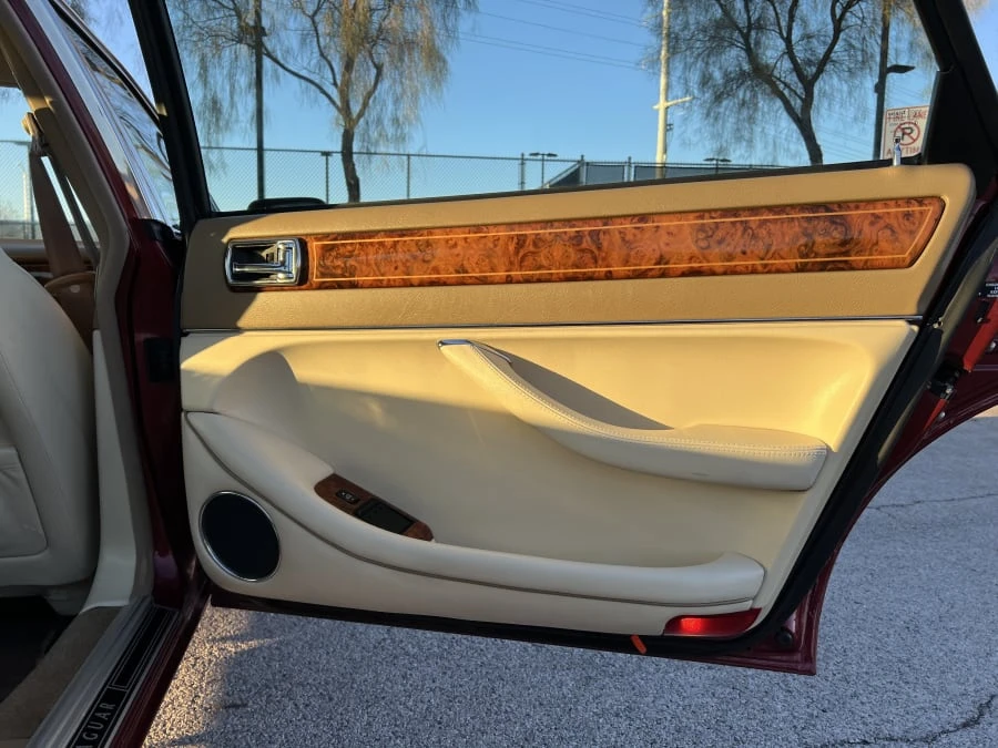 1996 Jaguar X300 XJ - Image 27 of 29