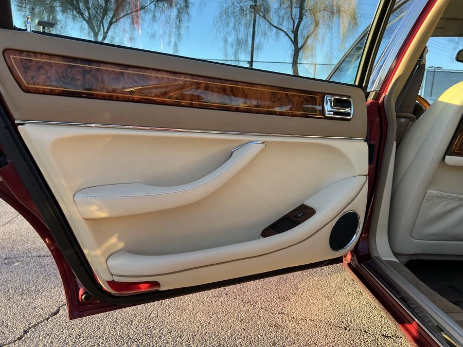 1996 Jaguar X300 XJ - Image 22 of 29
