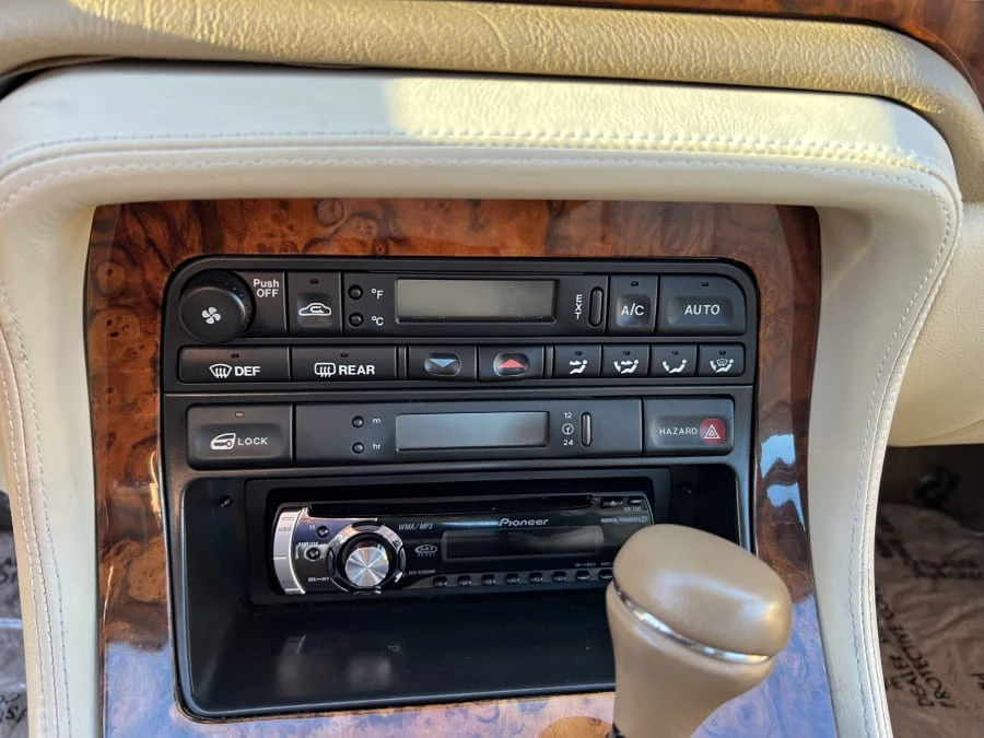 1996 Jaguar X300 XJ - Image 24 of 29