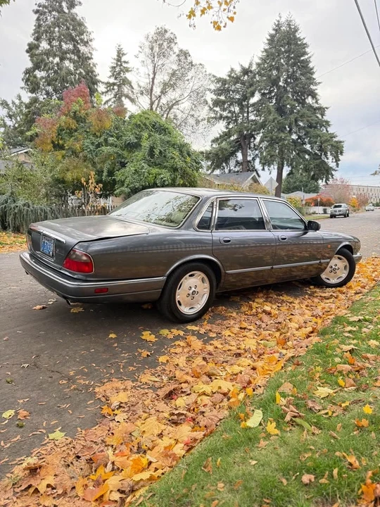 1996 Jaguar X300 XJ - Image 2 of 13