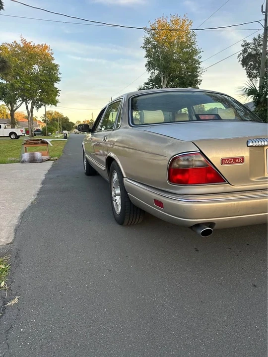 1996 Jaguar X300 XJ - Image 10 of 19