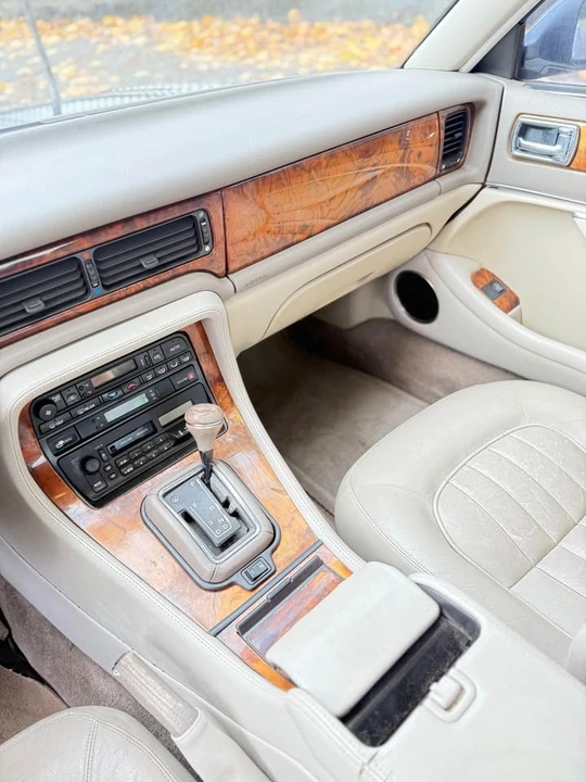 1996 Jaguar X300 XJ - Image 8 of 13