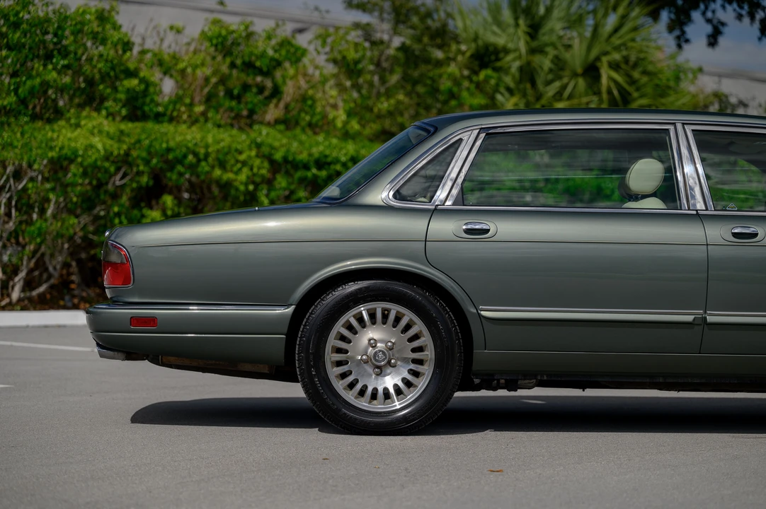 1996 Jaguar X300 XJ - Image 19 of 31