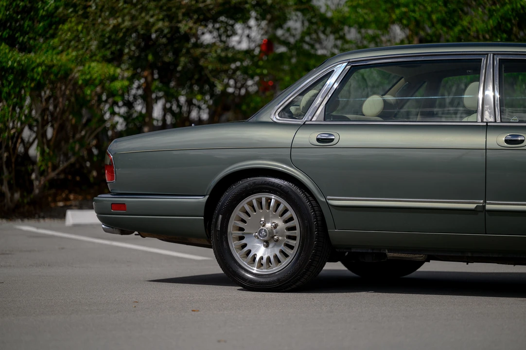 1996 Jaguar X300 XJ - Image 15 of 31