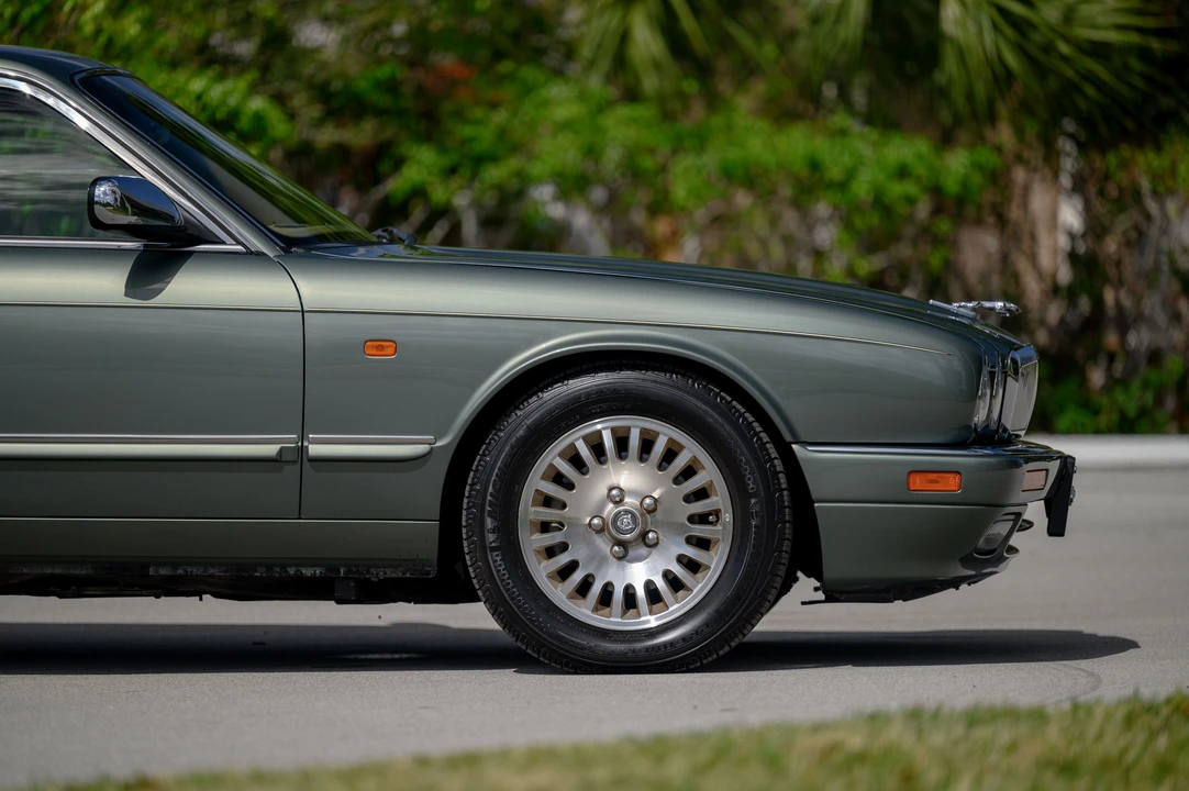 1996 Jaguar X300 XJ - Image 16 of 31