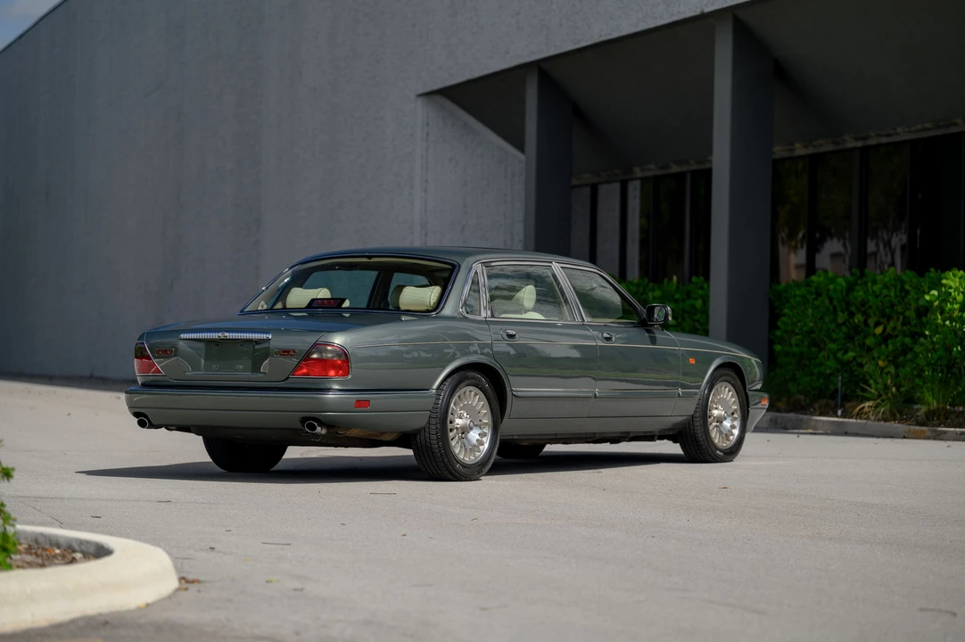 1996 Jaguar X300 XJ - Image 22 of 31