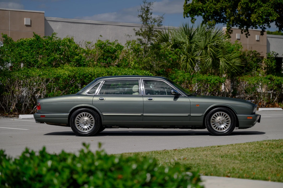 1996 Jaguar X300 XJ - Image 18 of 31