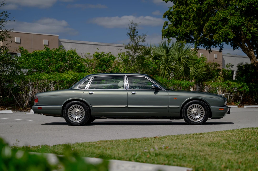 1996 Jaguar X300 XJ - Image 17 of 31