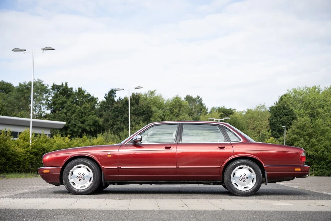 1996 Jaguar X300 XJ - Image 13 of 30