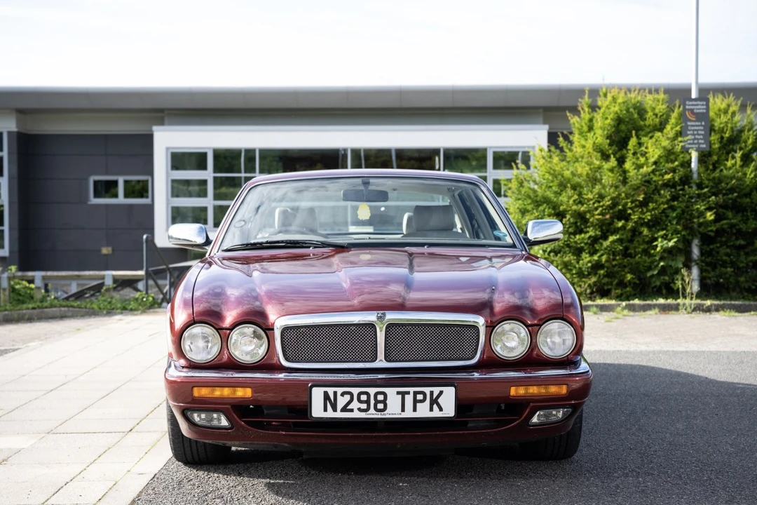 1996 Jaguar X300 XJ - Image 9 of 30