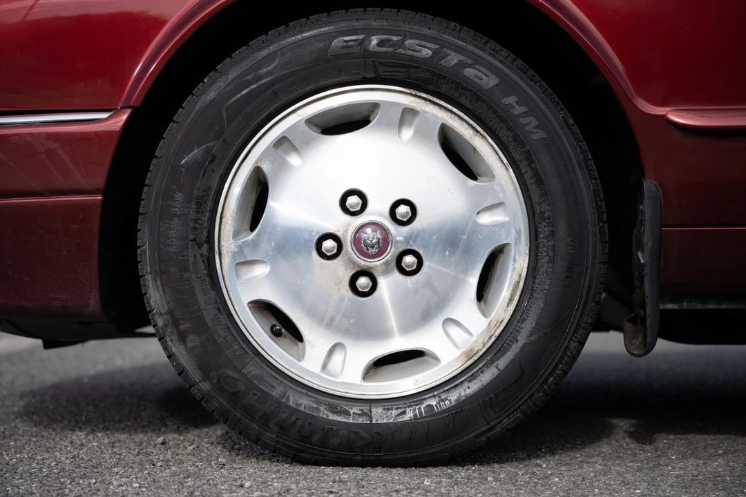 1996 Jaguar X300 XJ - Image 18 of 30