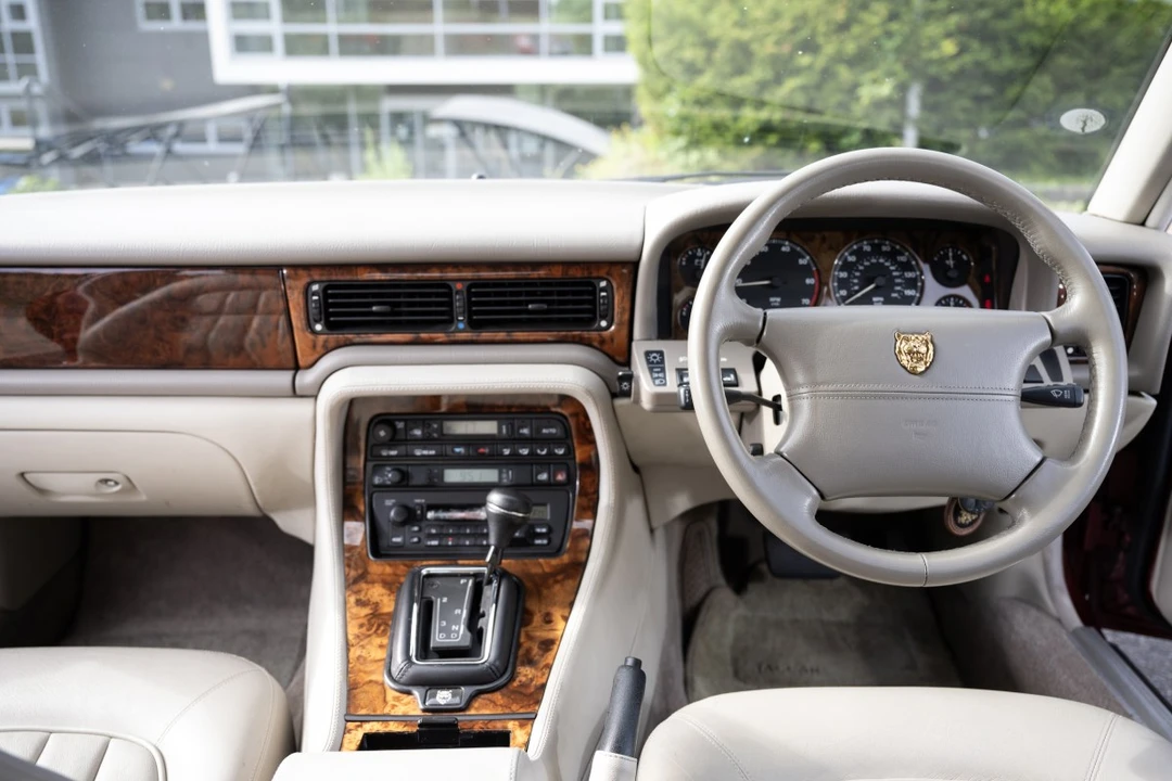 1996 Jaguar X300 XJ - Image 25 of 30