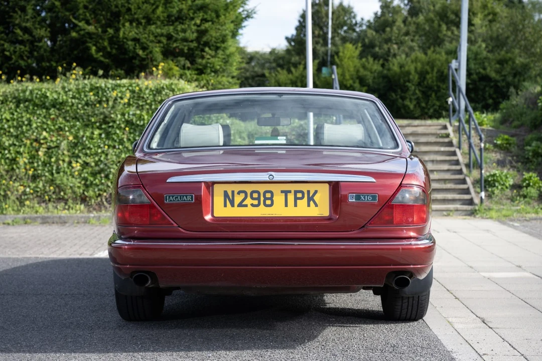 1996 Jaguar X300 XJ - Image 11 of 30