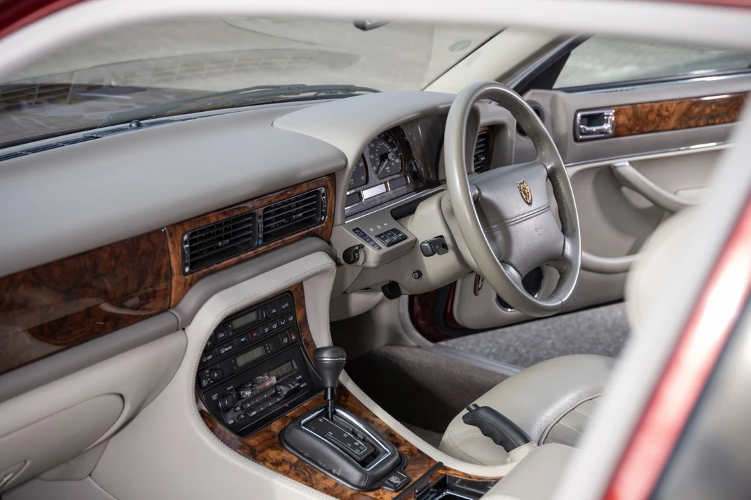 1996 Jaguar X300 XJ - Image 20 of 30