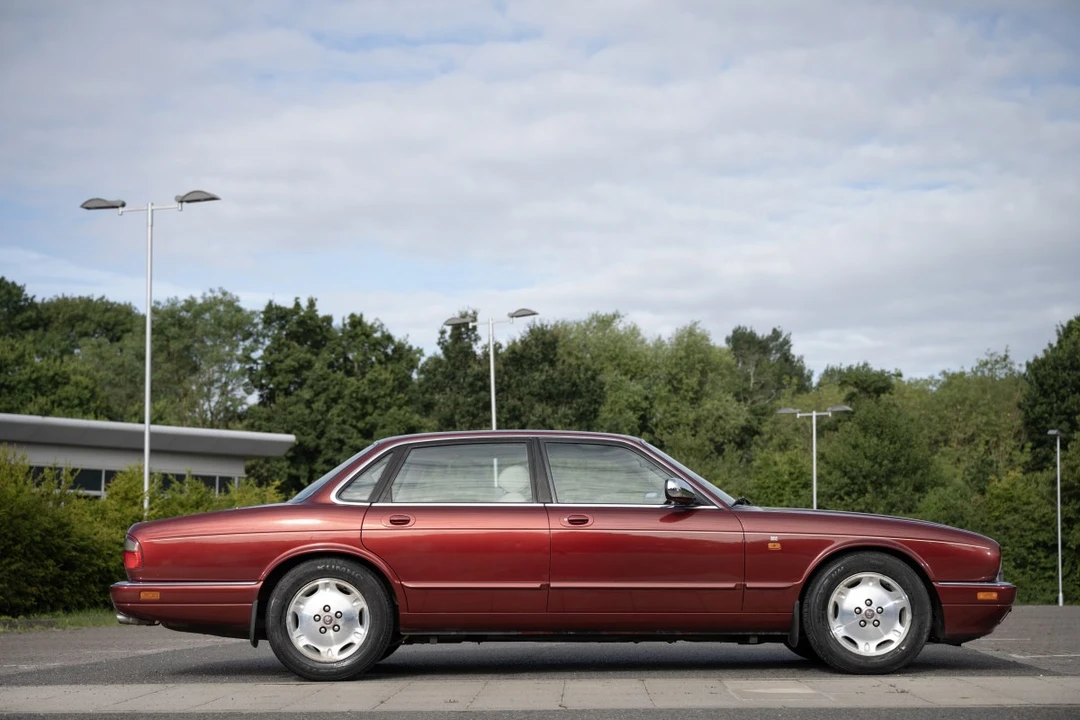 1996 Jaguar X300 XJ - Image 6 of 30