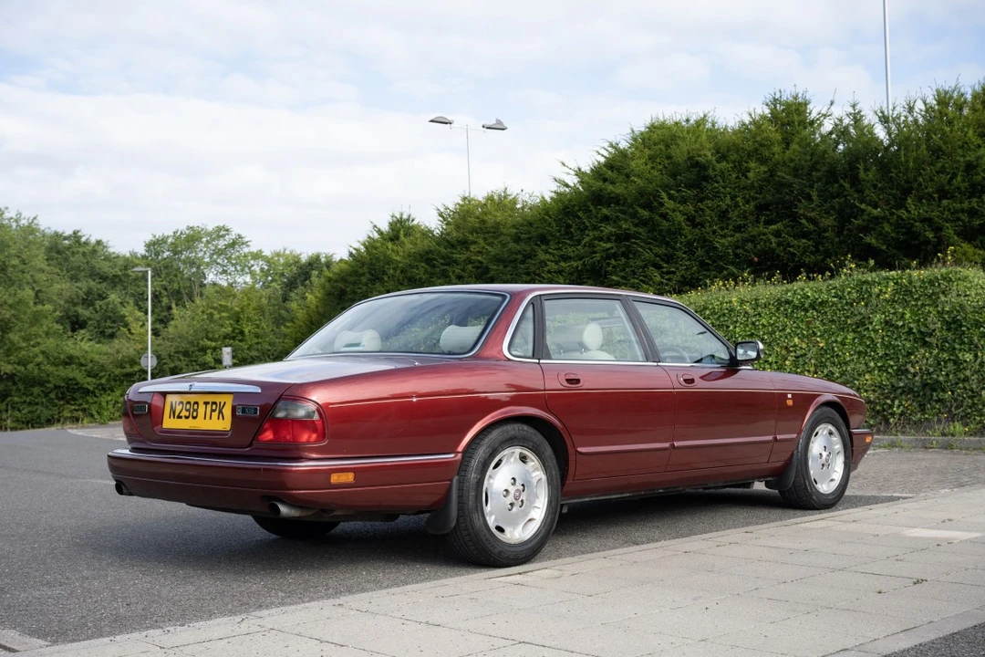 1996 Jaguar X300 XJ - Image 8 of 30