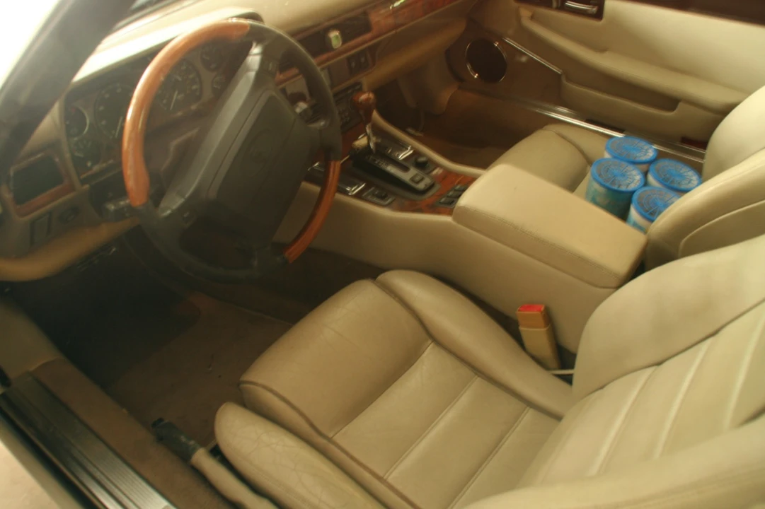 1996 Jaguar XJS - Image 3 of 10