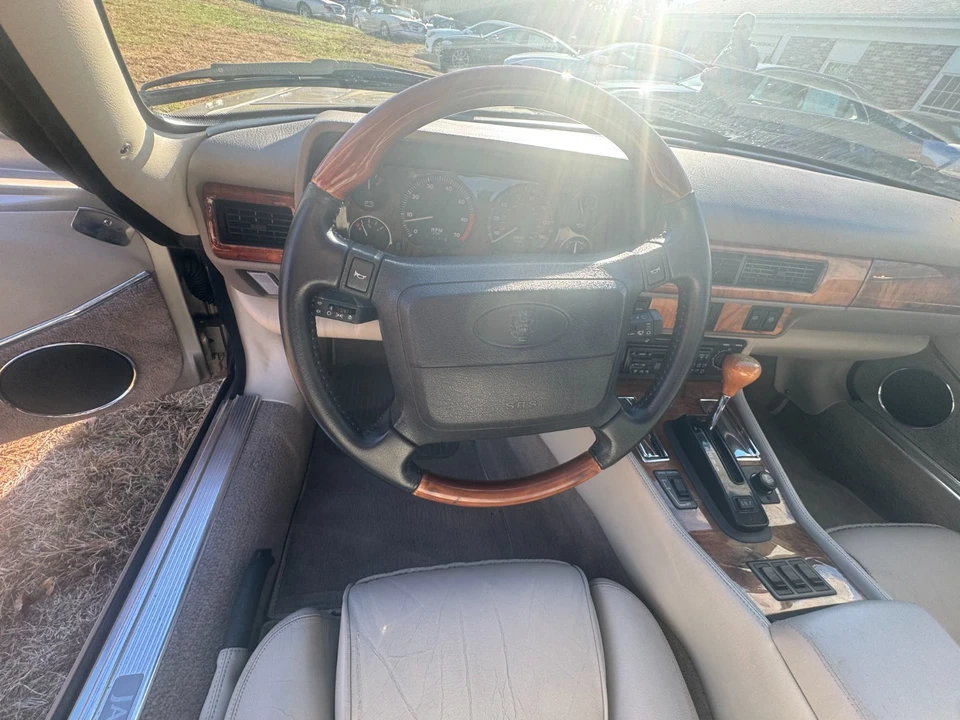 1996 Jaguar XJS - Image 11 of 21