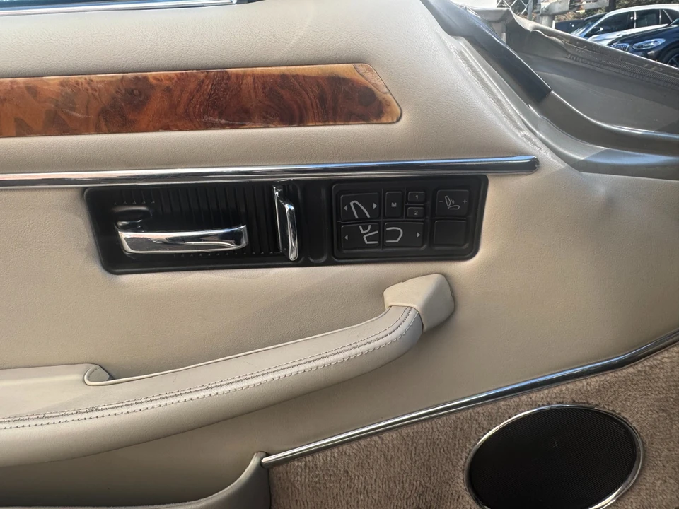 1996 Jaguar XJS - Image 19 of 21