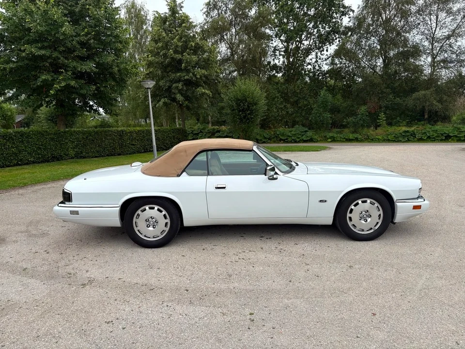 1996 Jaguar XJS Convertible - Image 19 of 30