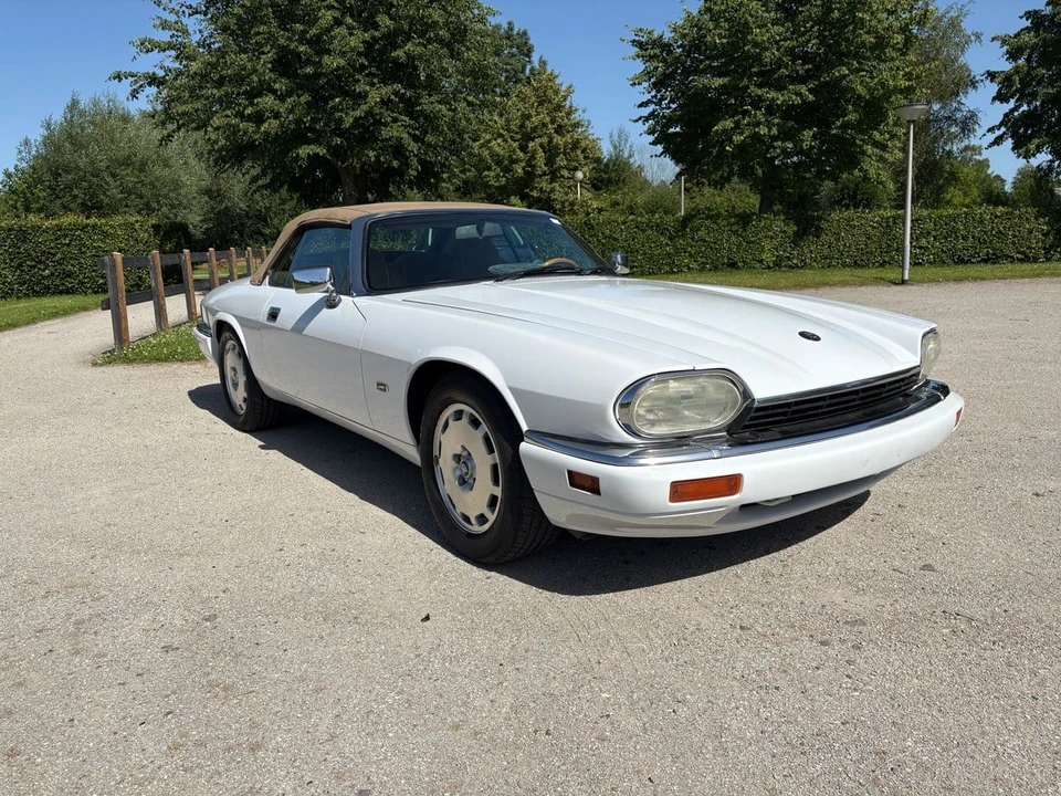 1996 Jaguar XJS Convertible - Image 9 of 30