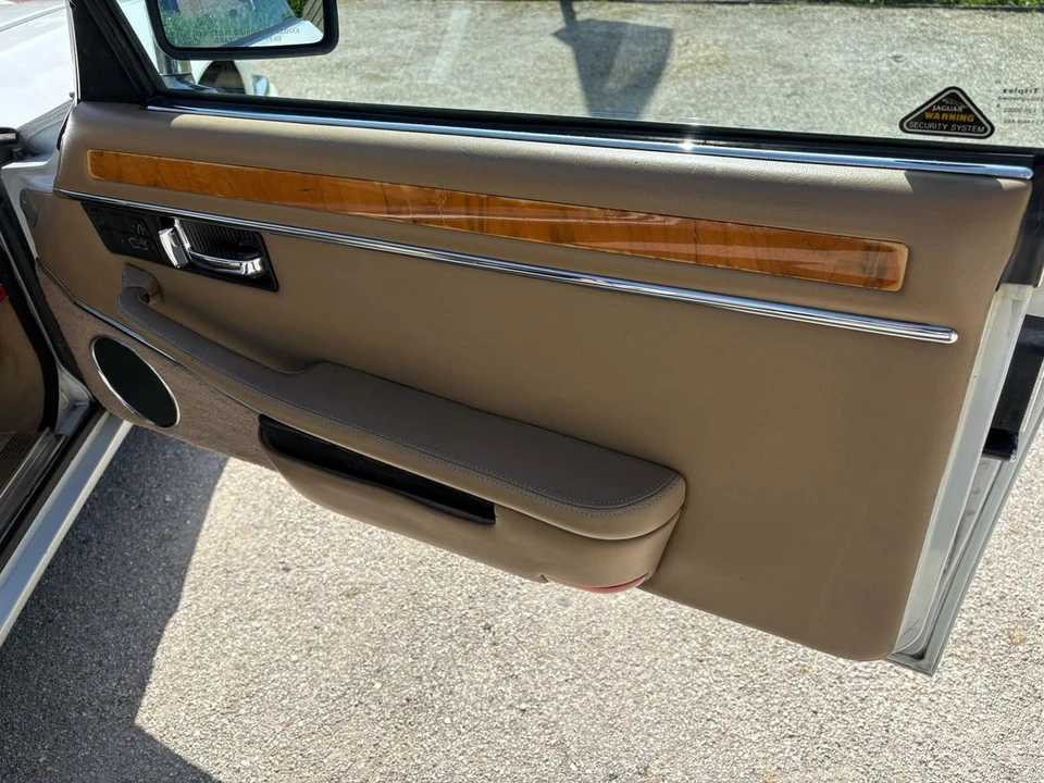 1996 Jaguar XJS Convertible - Image 25 of 30