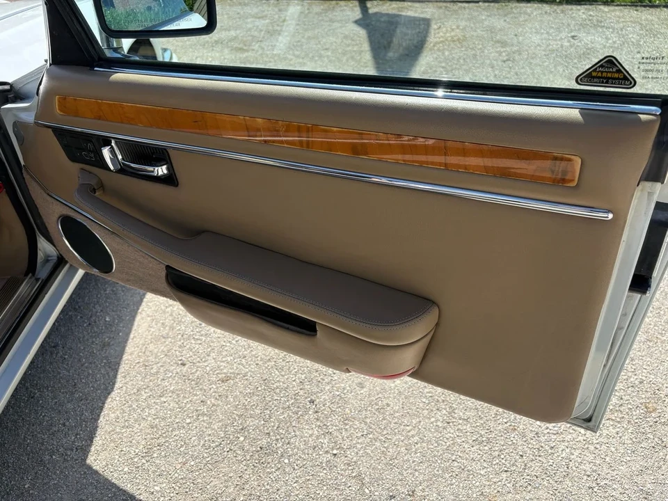 1996 Jaguar XJS Convertible - Image 25 of 30