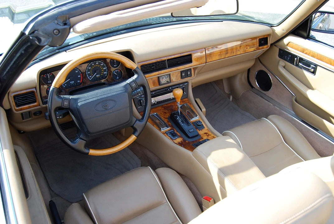 1996 Jaguar XJS Convertible - Image 2 of 4