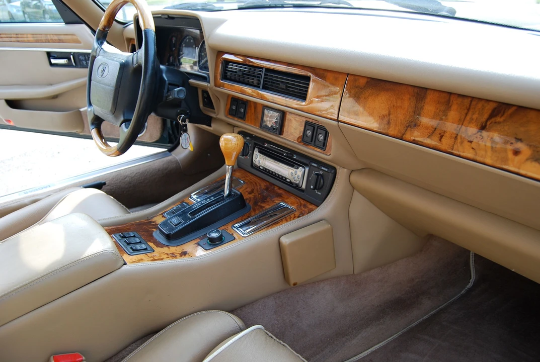 1996 Jaguar XJS Convertible - Image 3 of 4