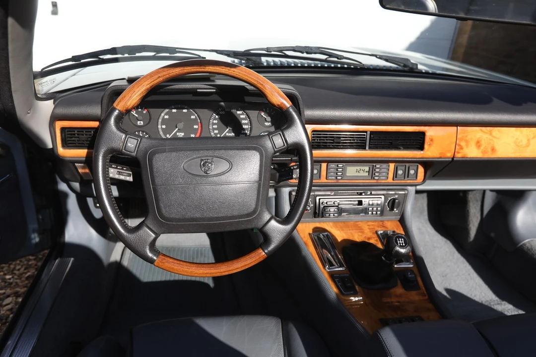 1996 Jaguar XJS - Image 25 of 30