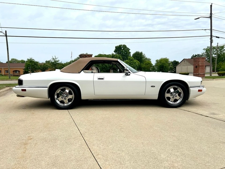 1996 Jaguar XJS - Image 4 of 31