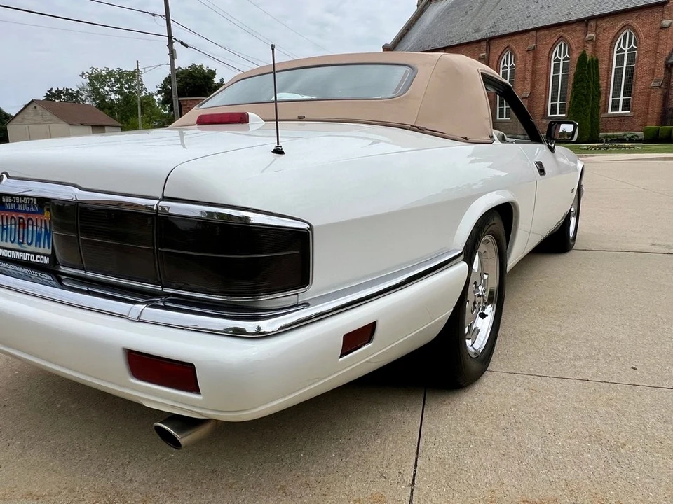 1996 Jaguar XJS - Image 17 of 31