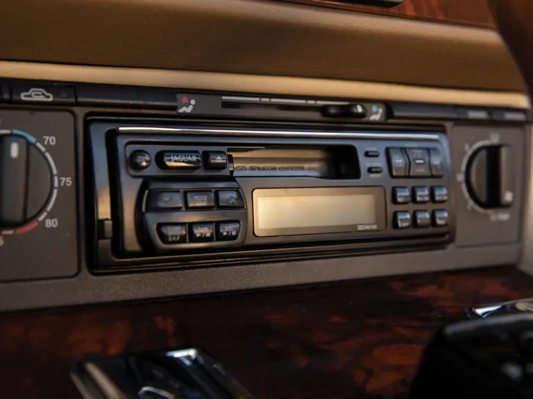 1996 Jaguar XJS - Image 14 of 31