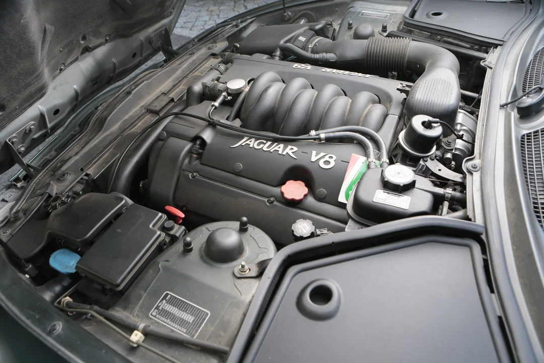 1996 Jaguar X100 XK8 - Image 4 of 6