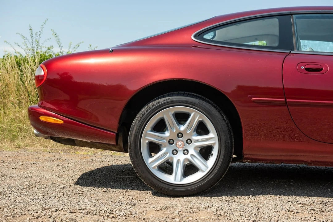 1996 Jaguar X100 XK8 - Image 25 of 30