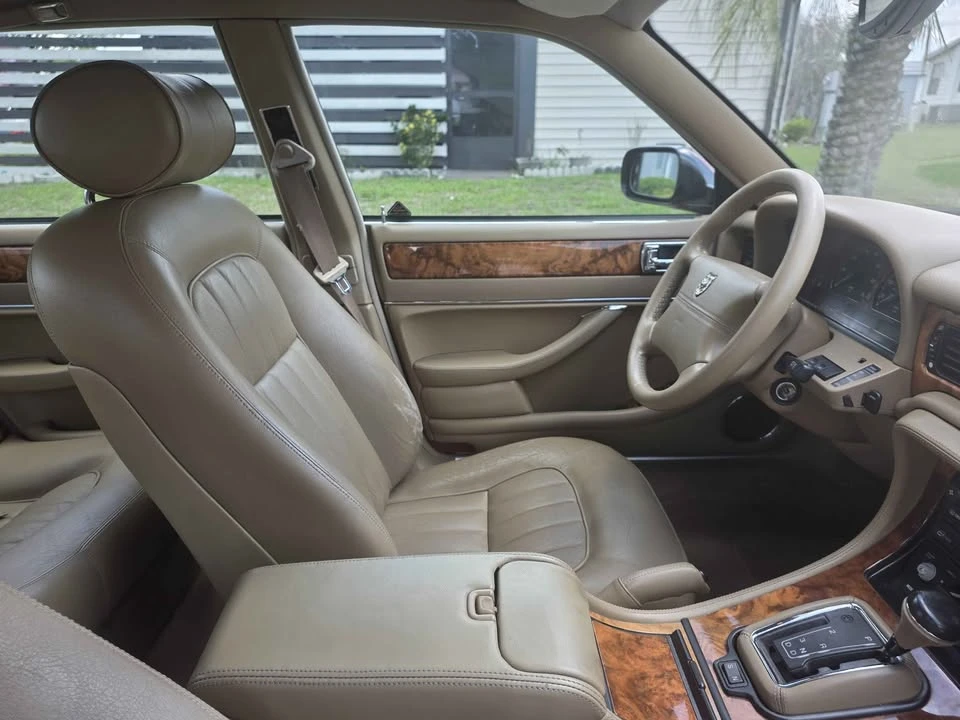 1996 Jaguar X300 XJ - Image 8 of 19