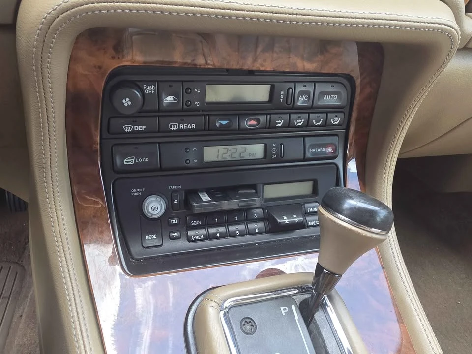 1996 Jaguar X300 XJ - Image 12 of 19